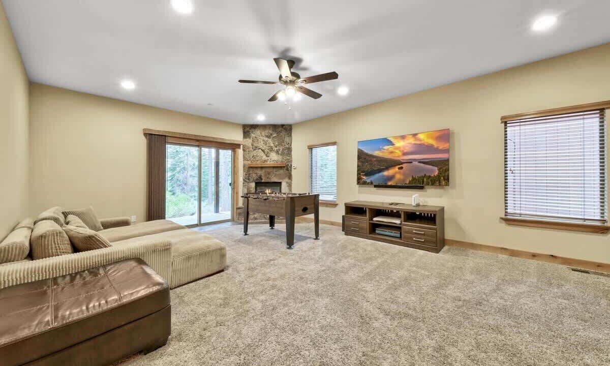 Photo of Livingroom in Pioneer Trail