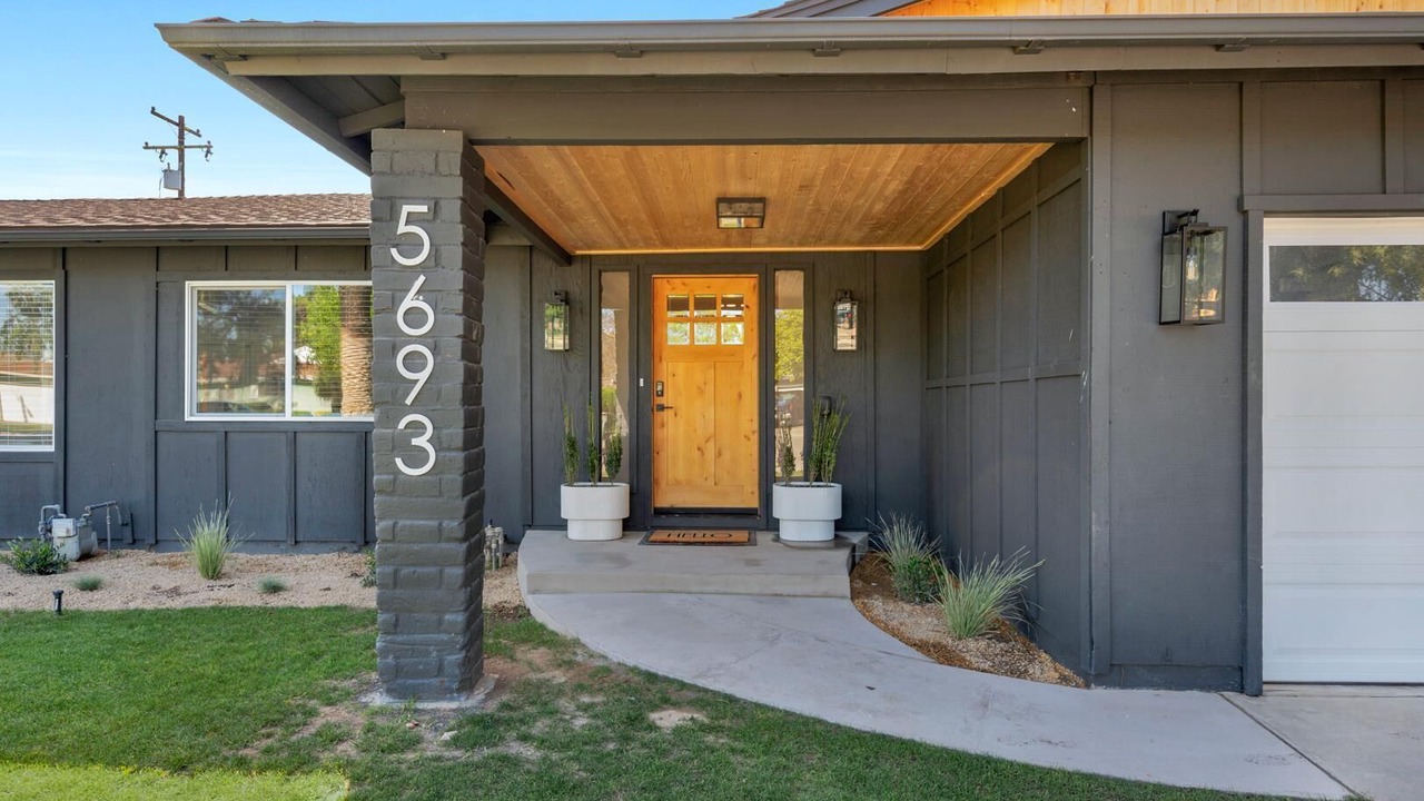 Photo of Outdoor in Raisin
