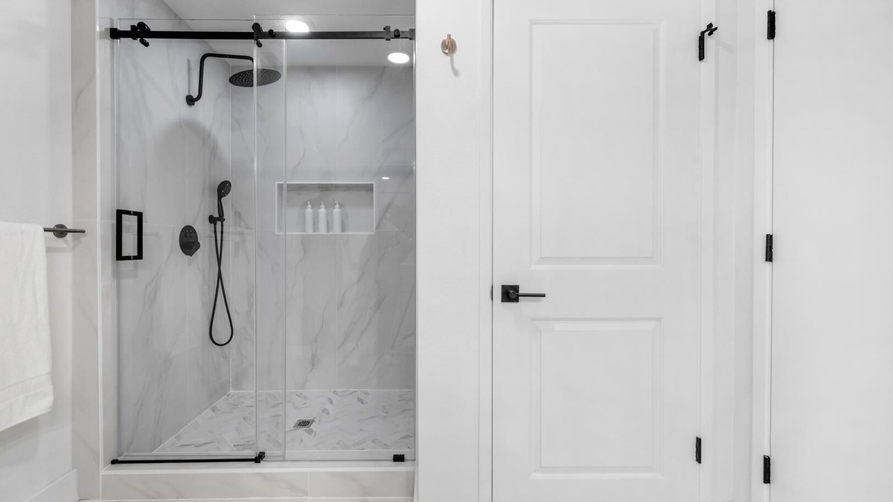 Photo of Bathroom in Raisin