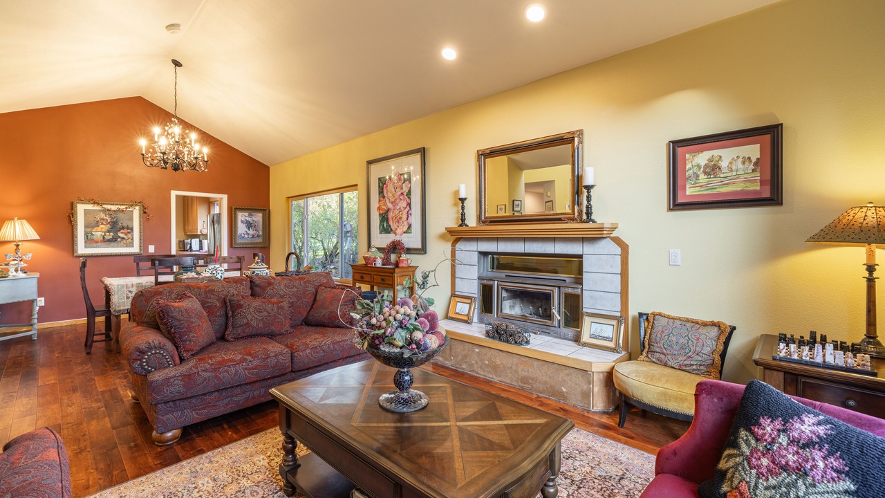 Photo of Livingroom in Kenwood
