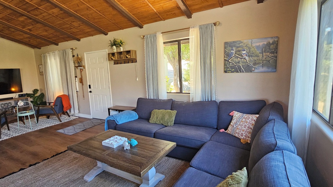 Photo of Livingroom in Kernville