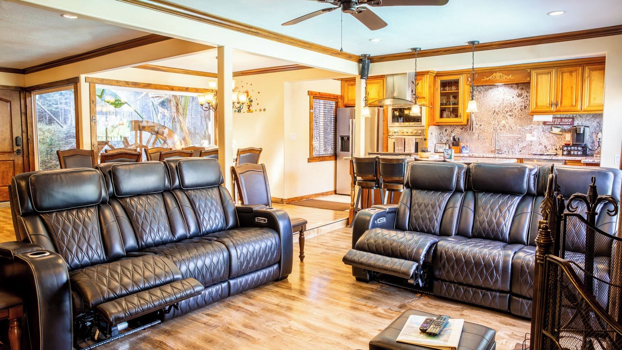 Photo of Livingroom in Anaheim Colony Historic District