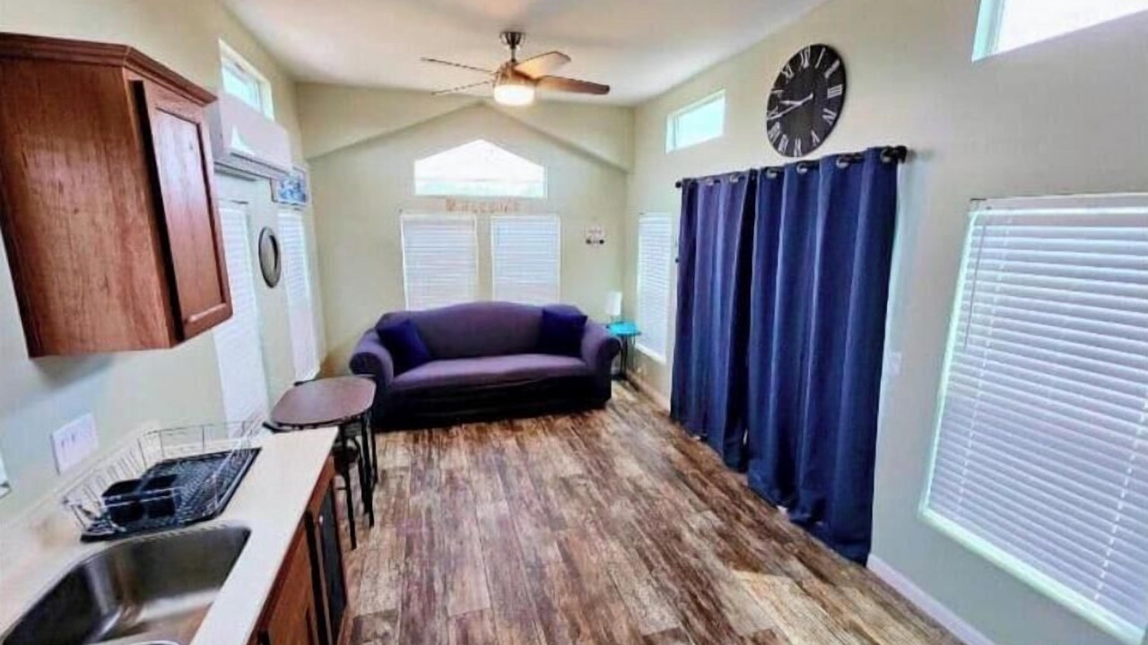 Photo of Livingroom in Lindsay