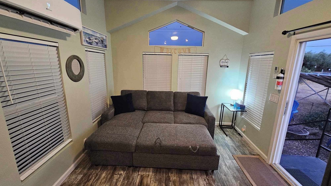 Photo of Livingroom in Lindsay