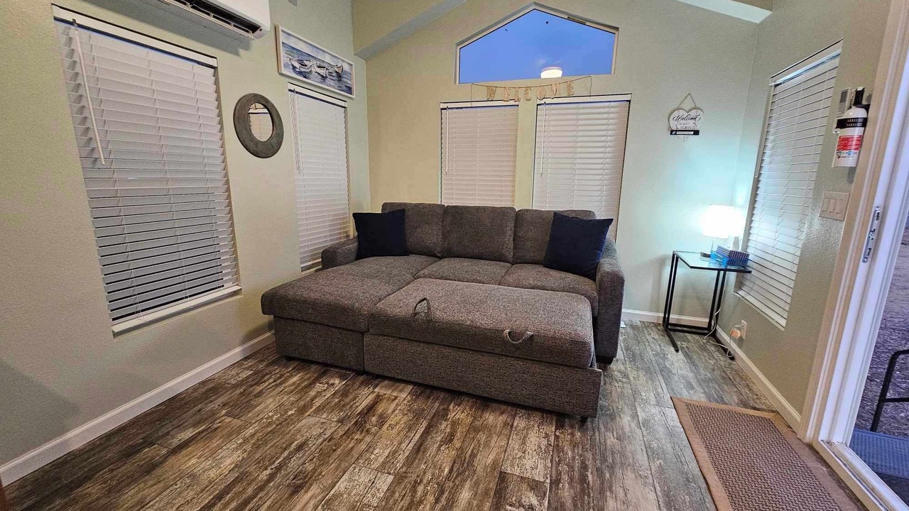 Photo of Livingroom in Lindsay