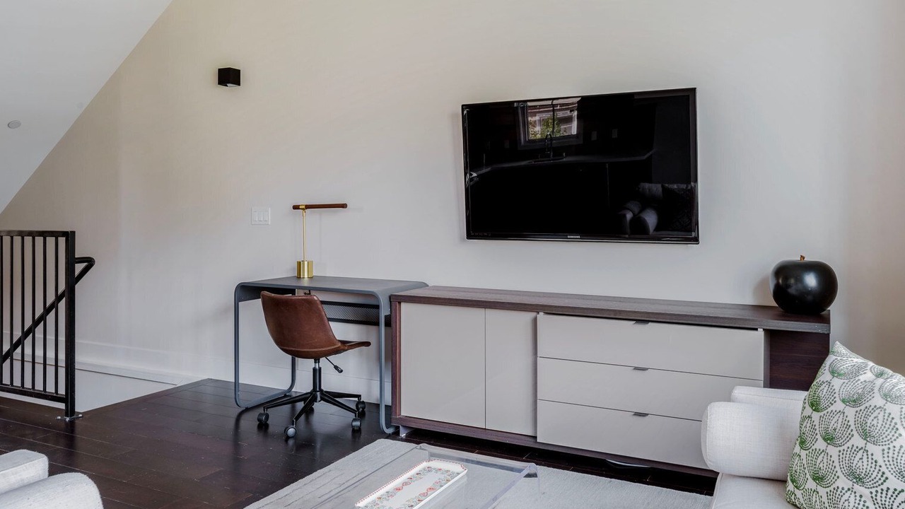 Photo of Livingroom in Downtown Burlingame