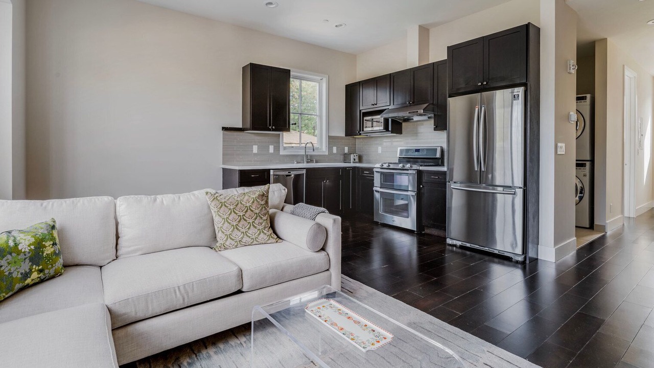 Photo of Livingroom in Downtown Burlingame