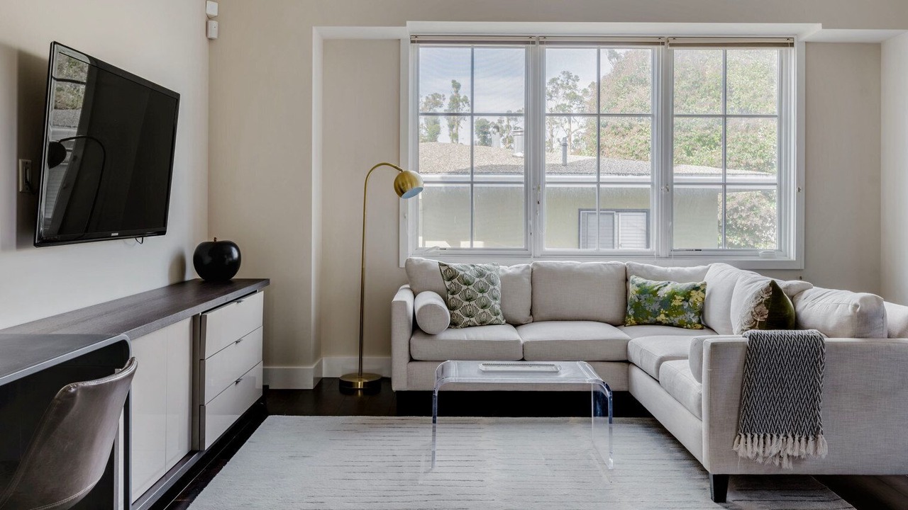 Photo of Livingroom in Downtown Burlingame