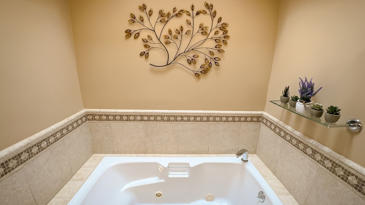 Photo of Bathroom in Groveland