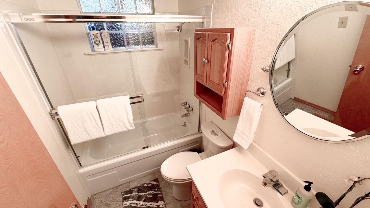 Photo of Bathroom in Groveland