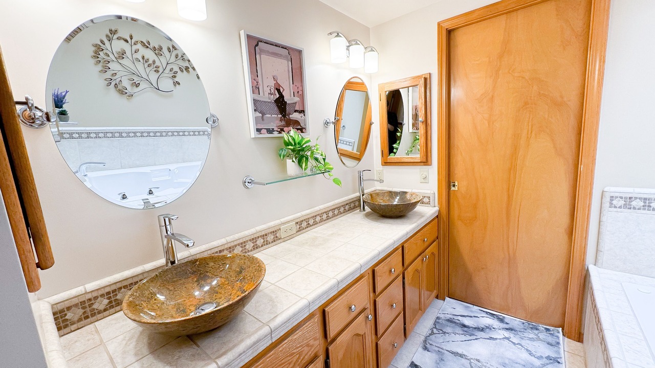 Photo of Bathroom in Groveland