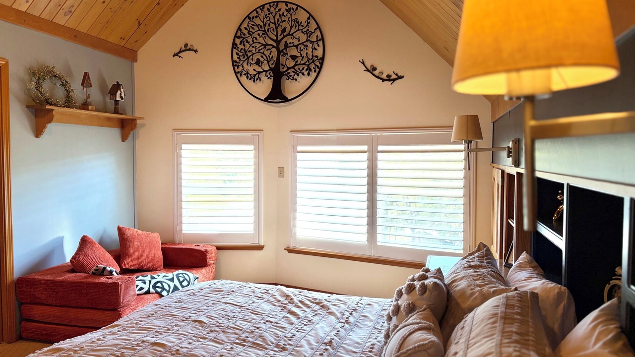 Photo of Bedroom in Groveland