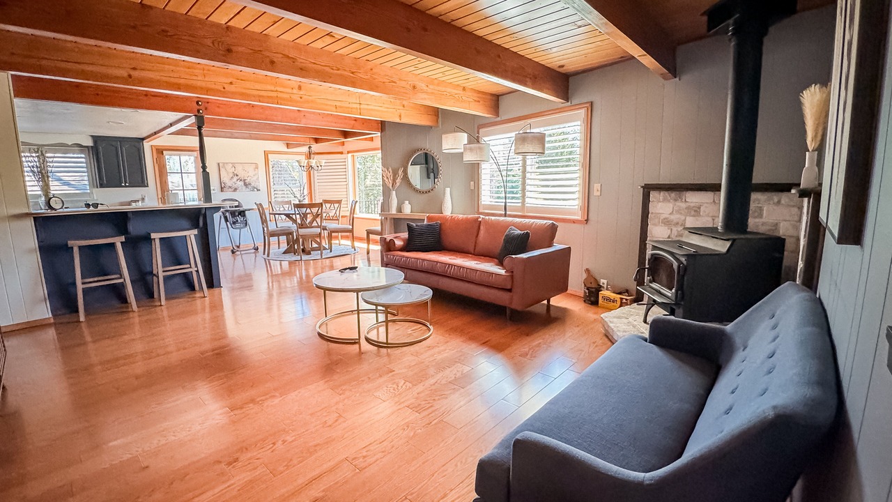 Photo of Livingroom in Groveland