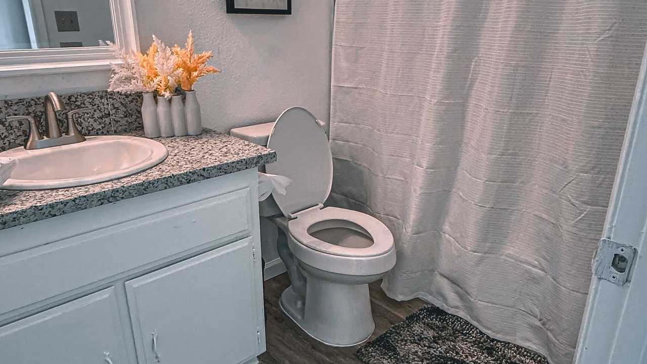 Photo of Bathroom in Pumpkin Center