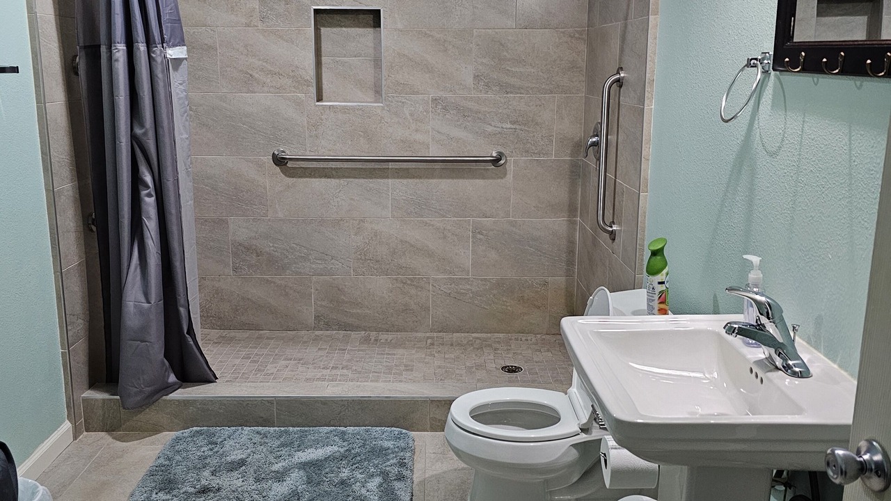 Photo of Bathroom in Pumpkin Center