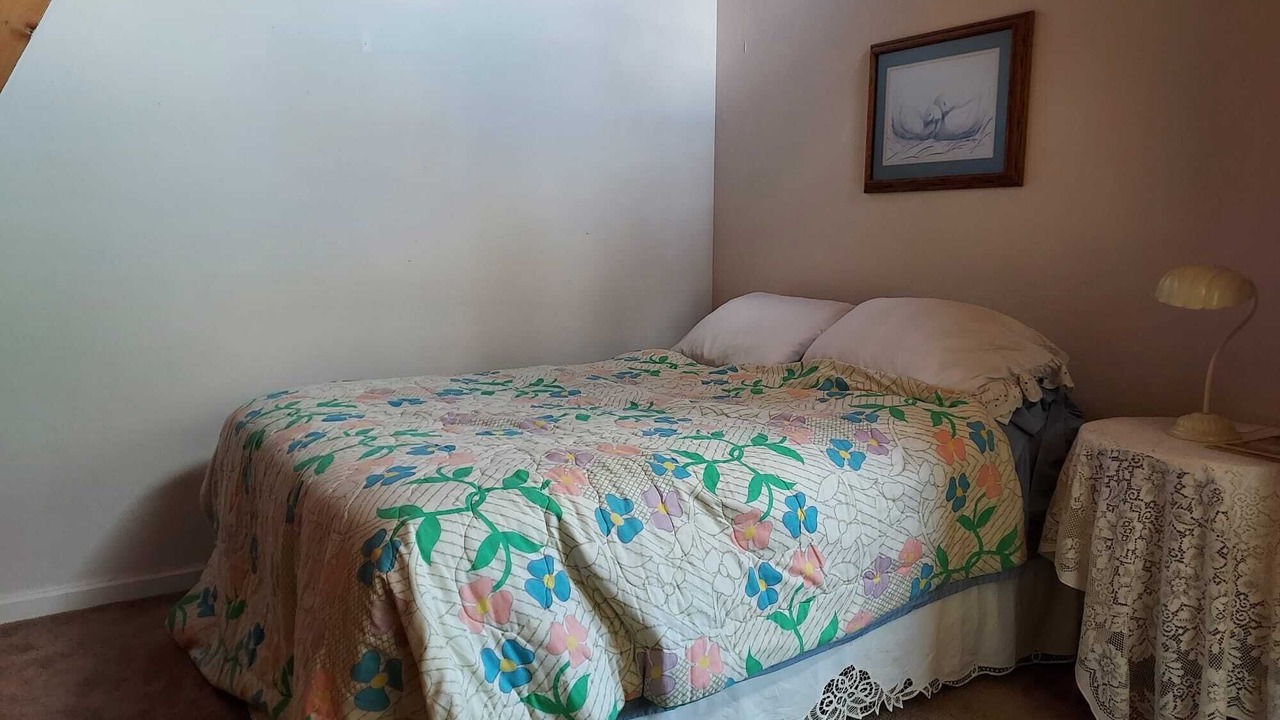 Photo of Bedroom in Groveland