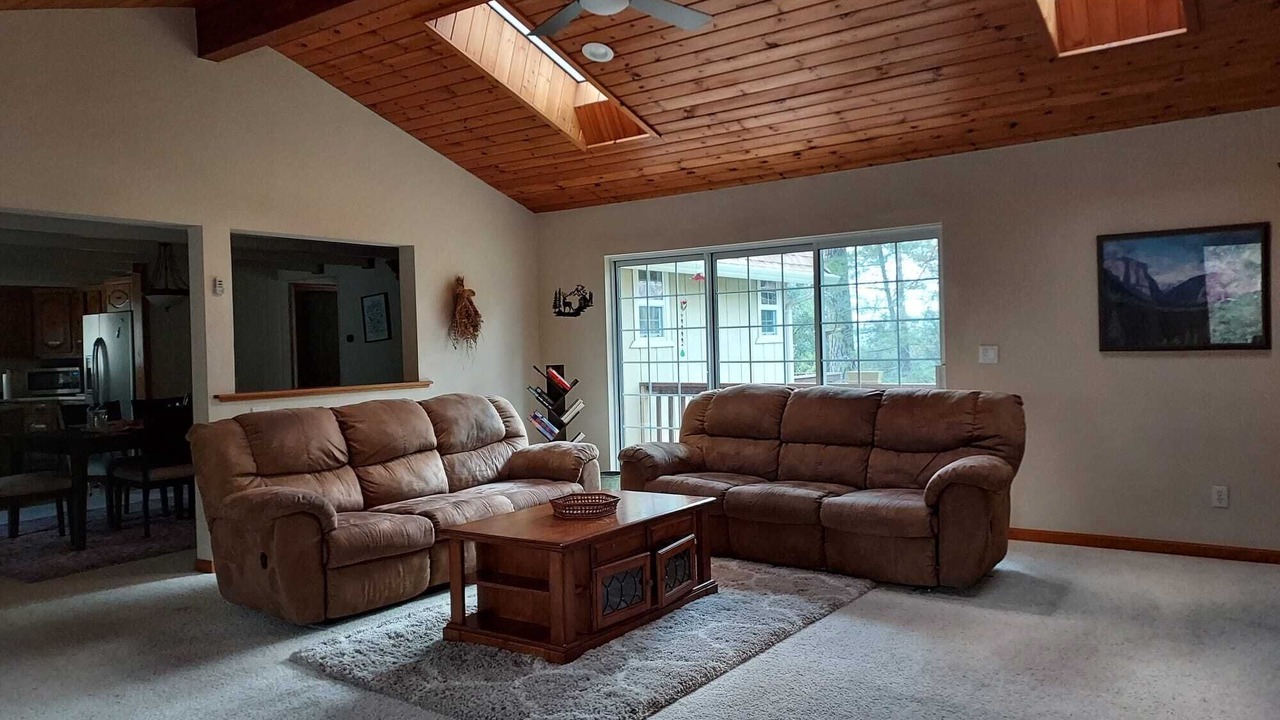 Photo of Livingroom in Groveland