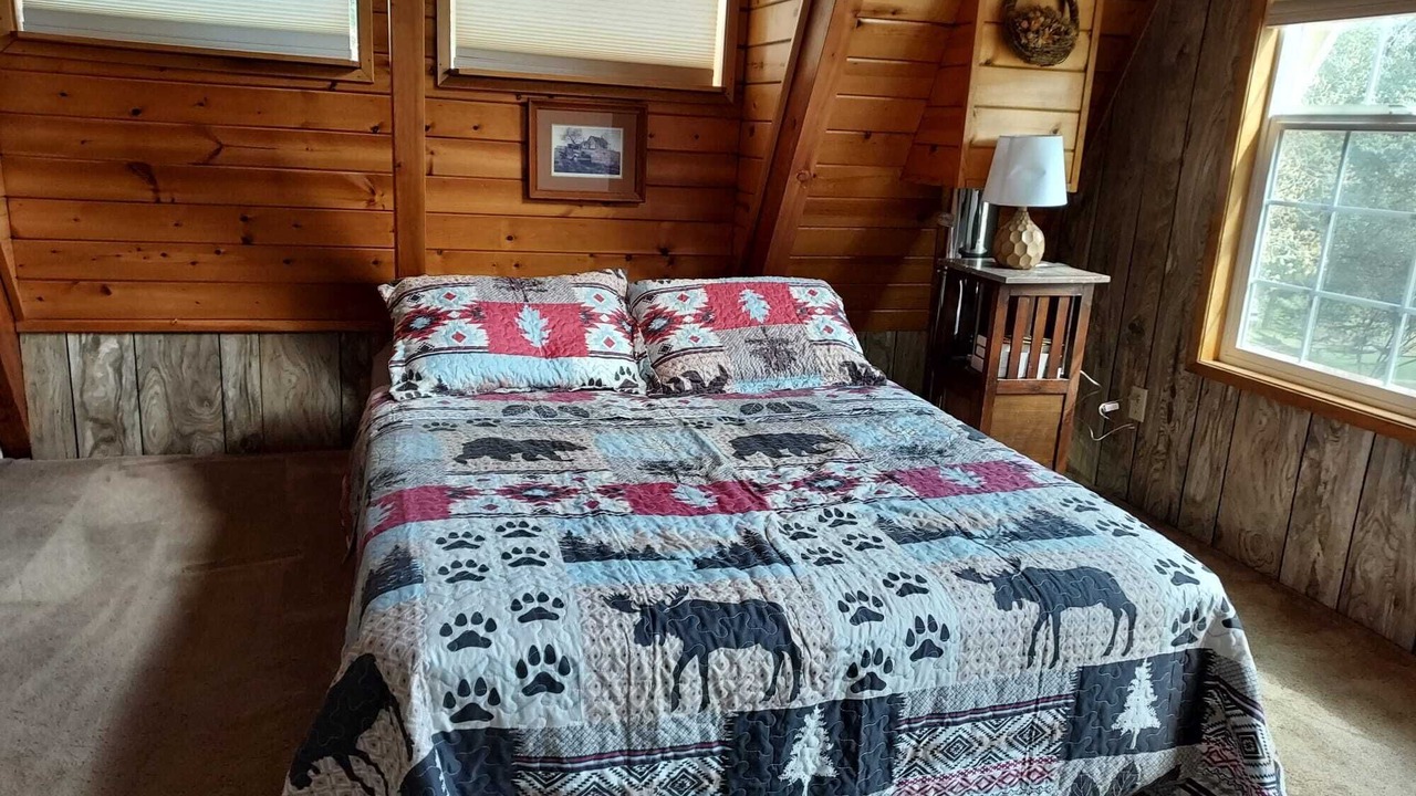 Photo of Bedroom in Groveland