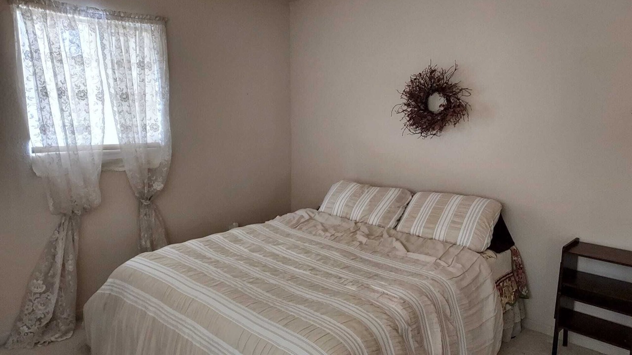 Photo of Bedroom in Groveland