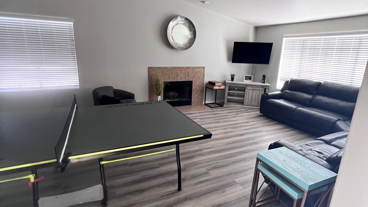 Photo of Livingroom in Sunridge Estates