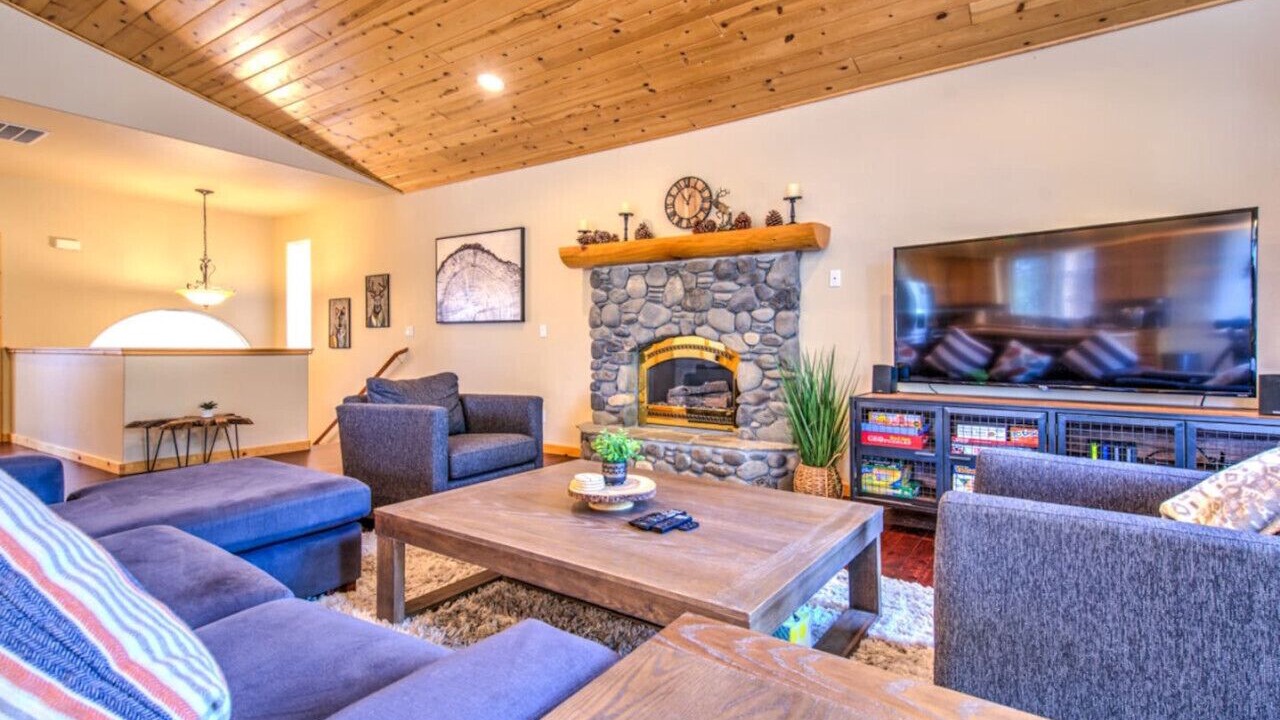 Photo of Livingroom in Pioneer Trail