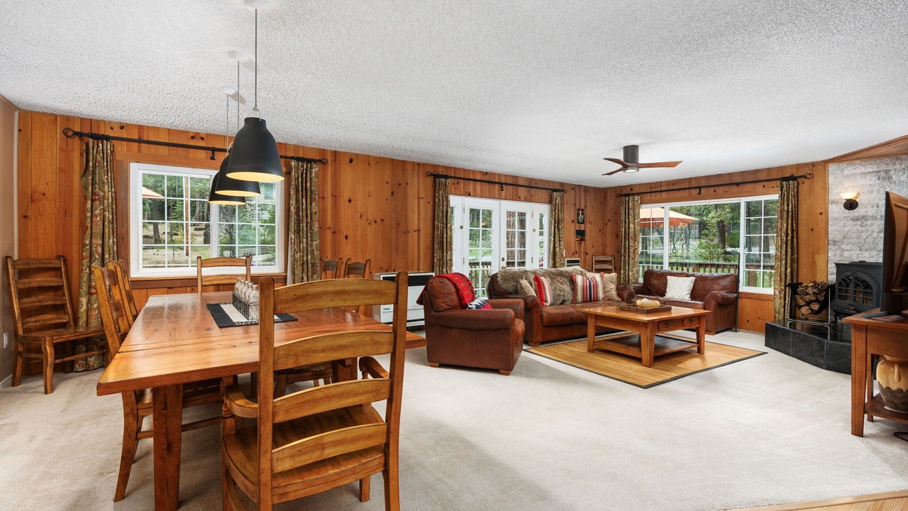 Photo of Livingroom in Sierra Cedars