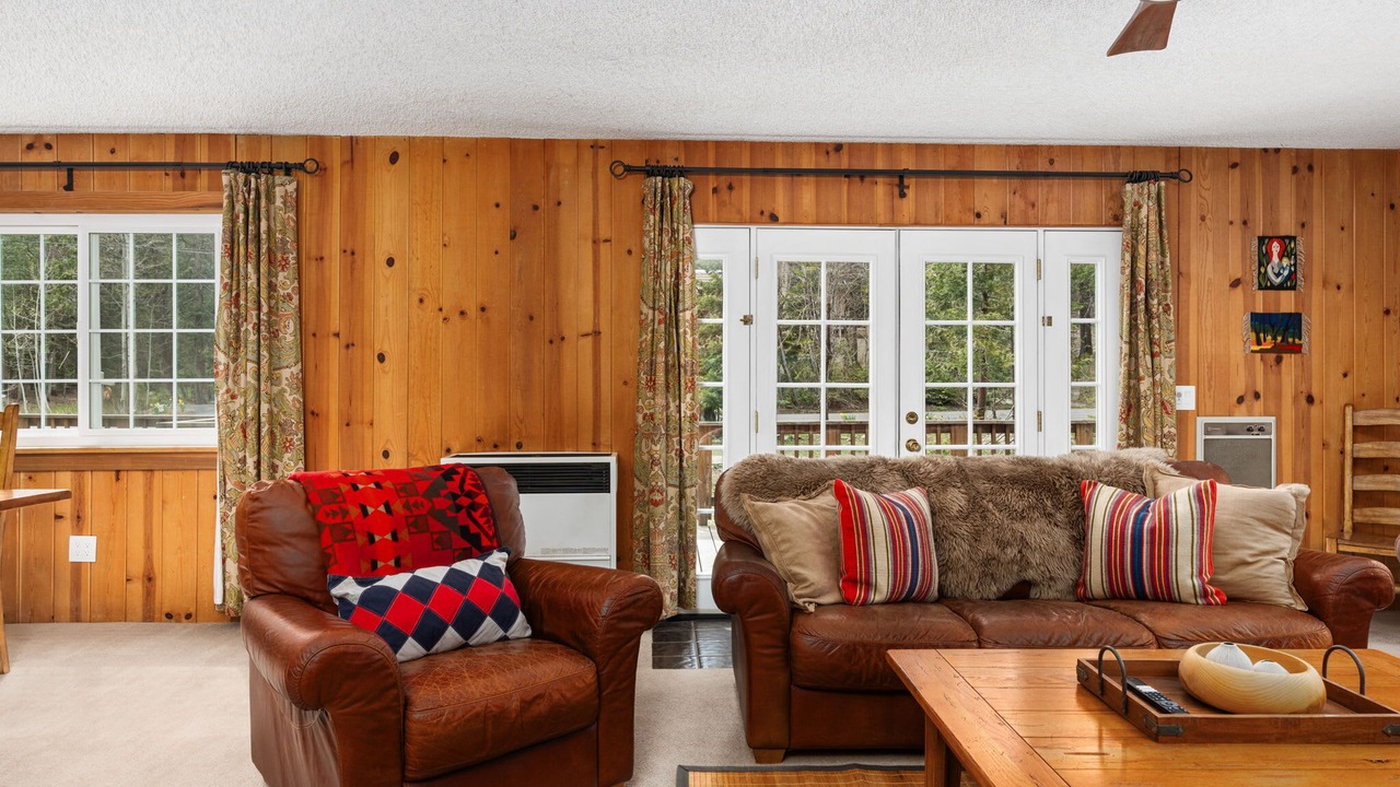 Photo of Livingroom in Sierra Cedars