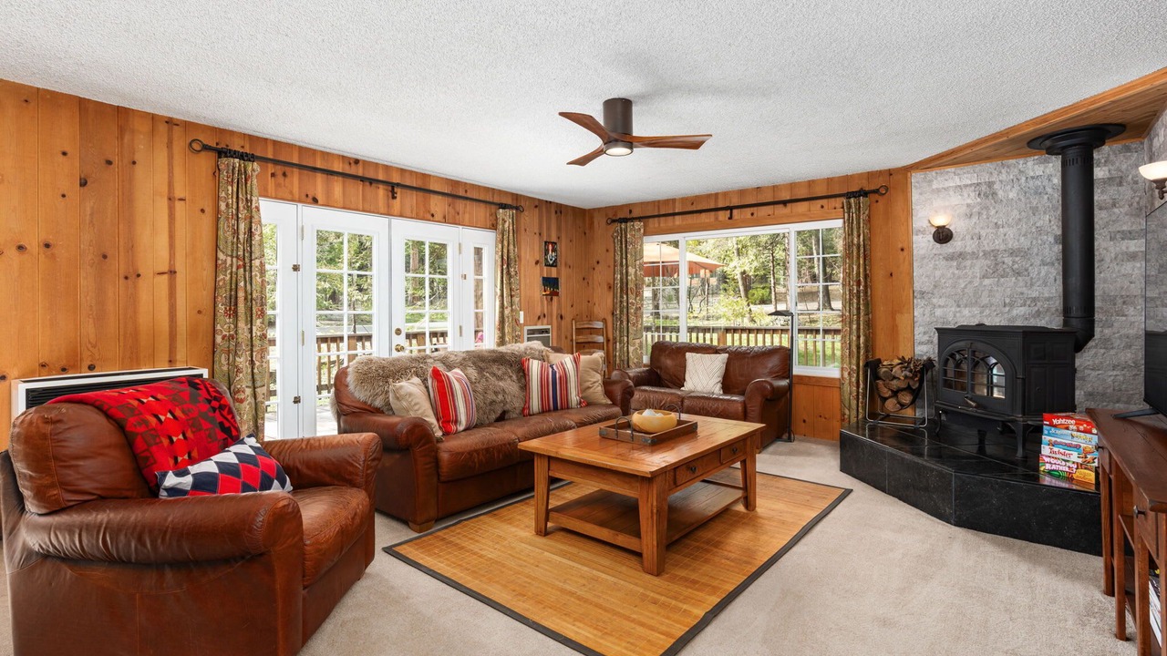 Photo of Livingroom in Sierra Cedars
