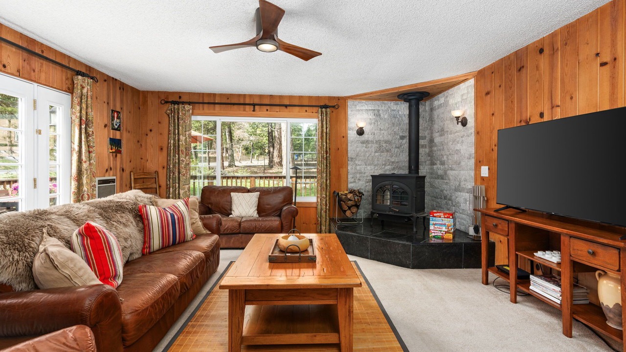 Photo of Livingroom in Sierra Cedars