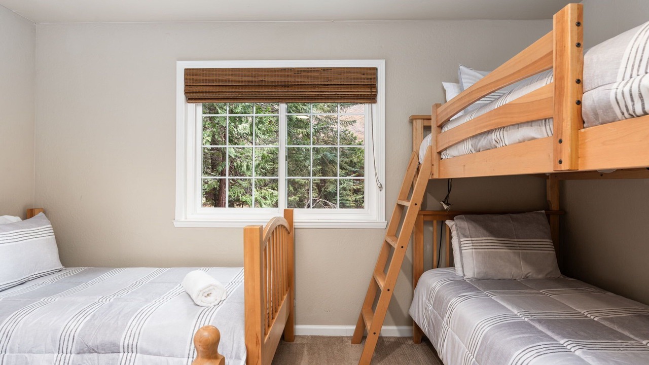 Photo of Bedroom in Sierra Cedars