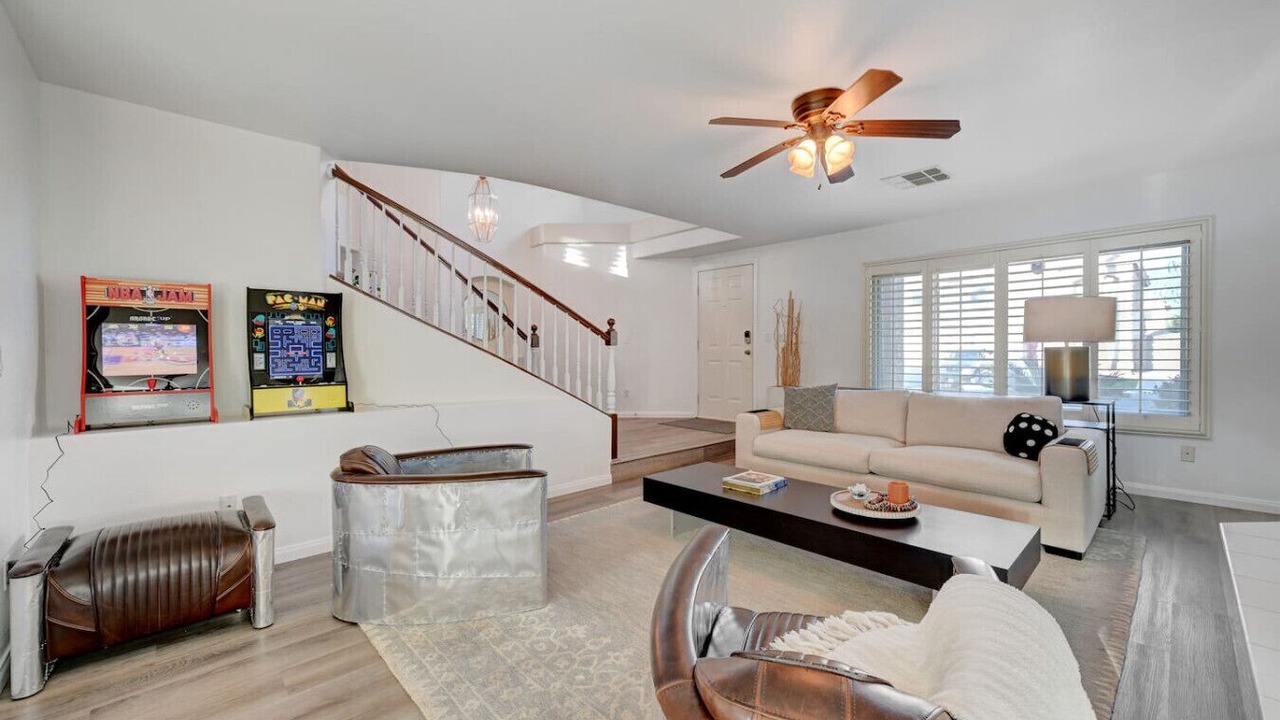 Photo of Livingroom in Silverado Ranch