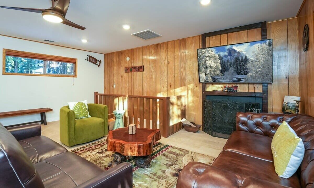 Photo of Livingroom in Sugar Pine