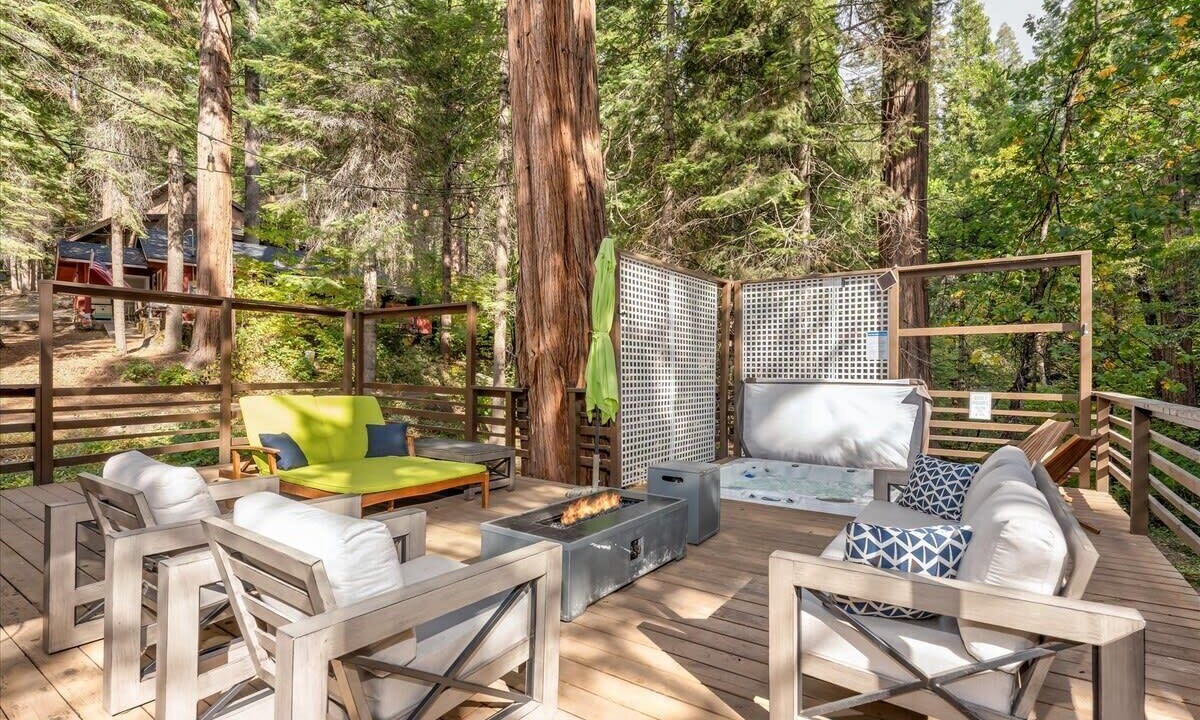 Photo of Patio Balcony in Sugar Pine