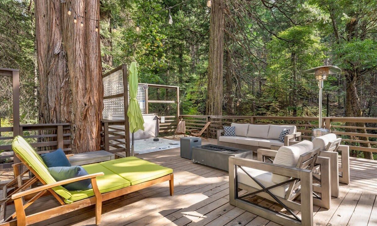 Photo of Patio Balcony in Sugar Pine