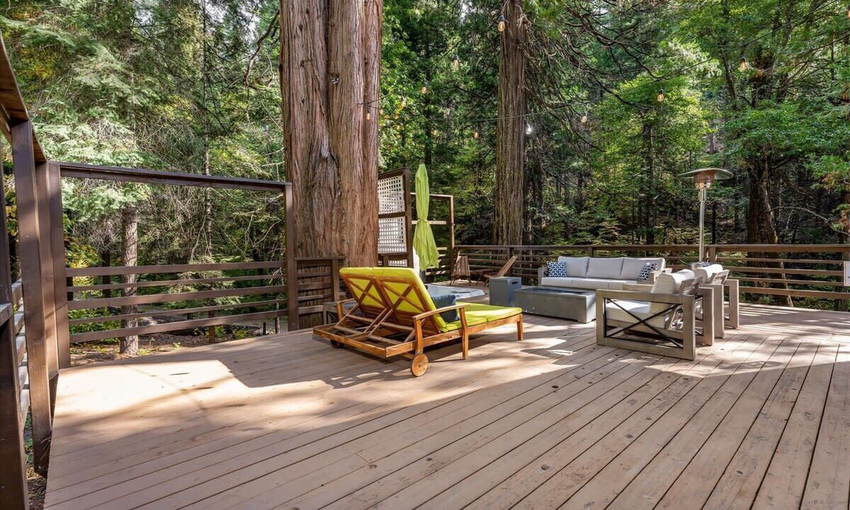 Photo of Patio Balcony in Sugar Pine