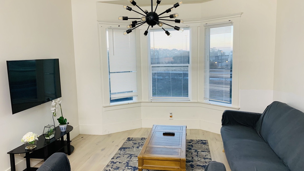 Photo of Livingroom in Daly City