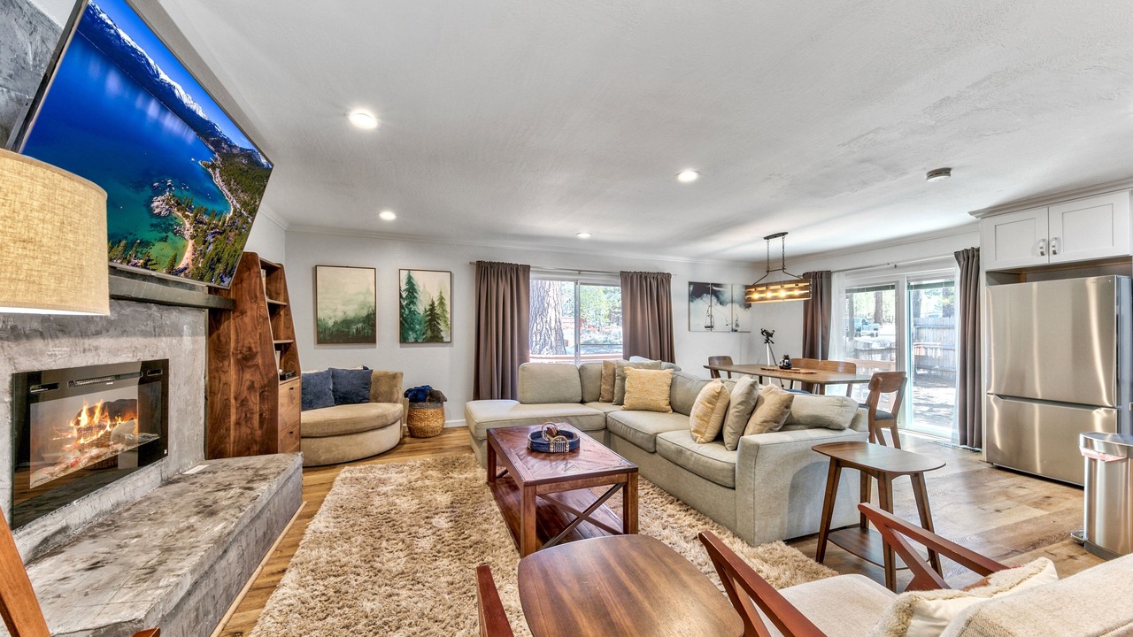 Photo of Livingroom in Montgomery Estates