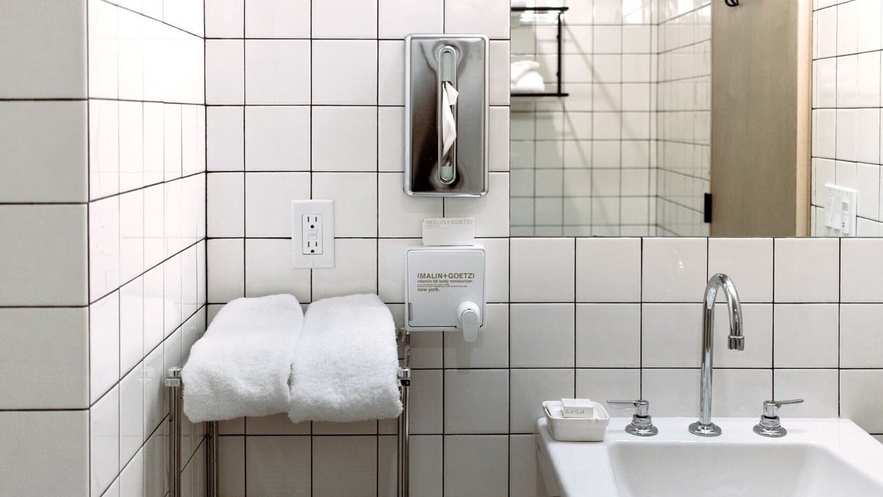 Photo of Bathroom in Lakeside Park