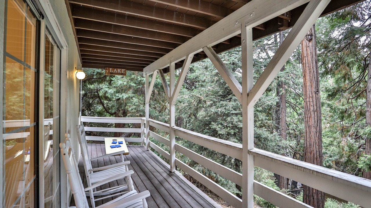 Photo of Patio Balcony in Cedar Glen