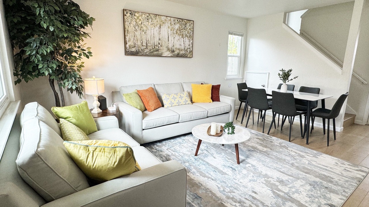 Photo of Livingroom in Northside