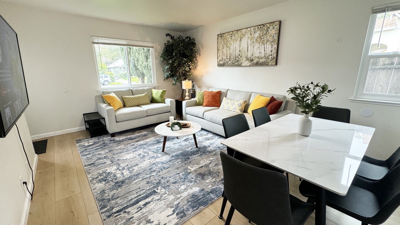 Photo of Livingroom in Northside