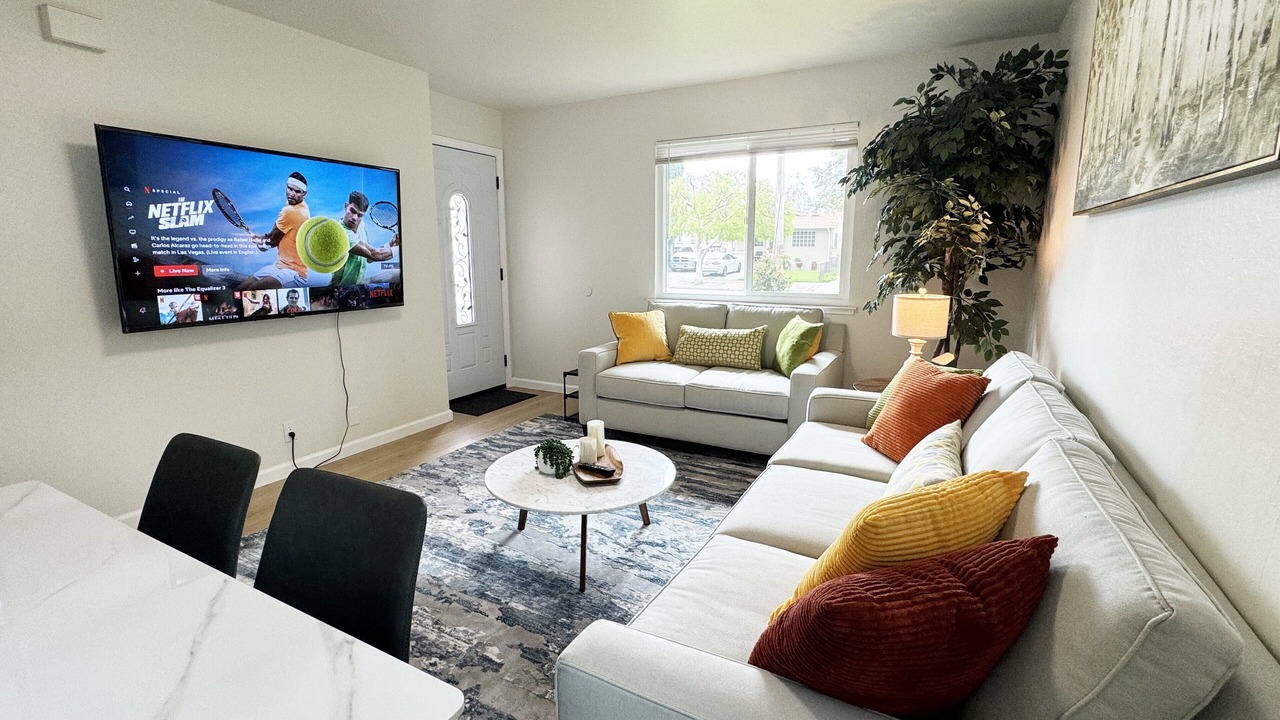 Photo of Livingroom in Northside