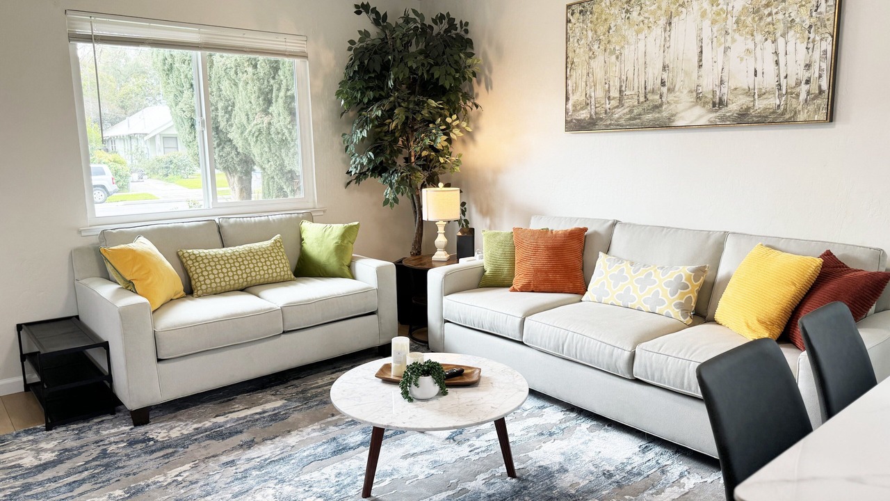 Photo of Livingroom in Northside