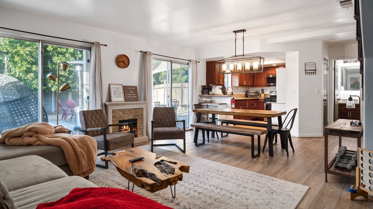 Photo of Livingroom in Sutter