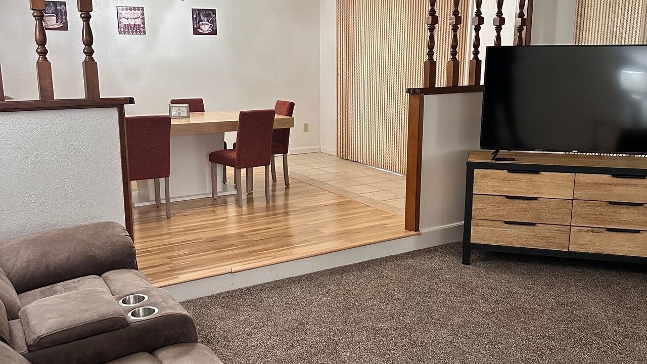 Photo of Livingroom in Enterprise