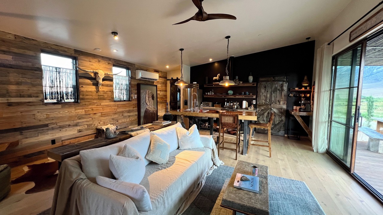 Photo of Livingroom in Lone Pine