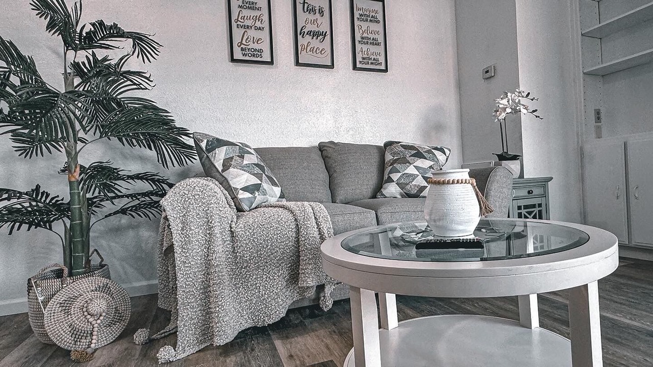 Photo of Livingroom in Pumpkin Center
