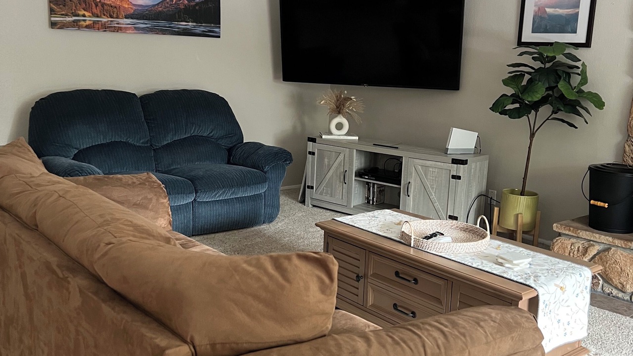 Photo of Livingroom in Oakhurst