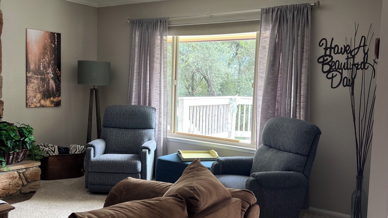 Photo of Livingroom in Oakhurst