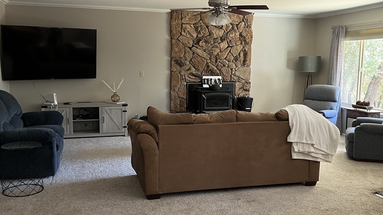 Photo of Livingroom in Oakhurst